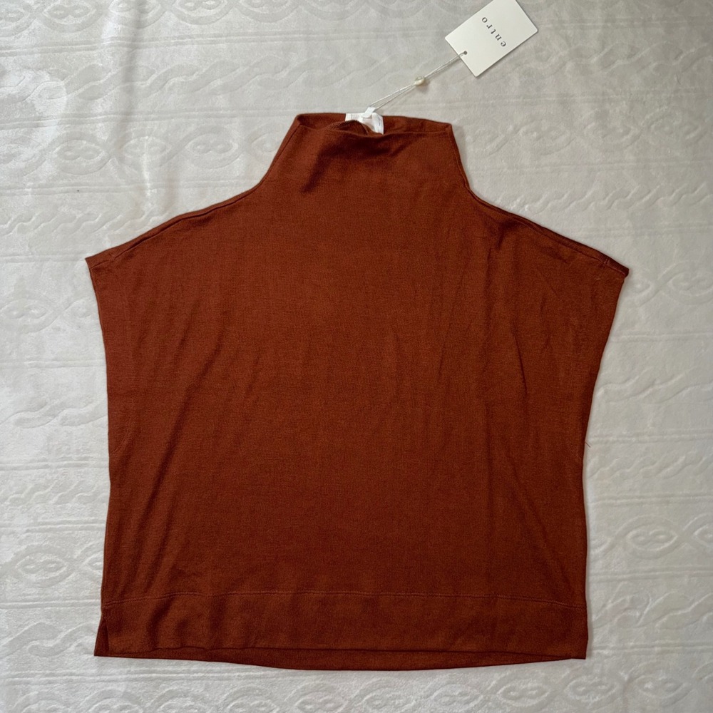 Entro NWT Mock Neck Blouse